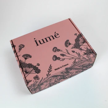 Un coffret à parfums très végétal