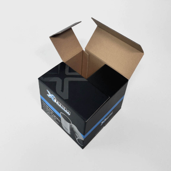 Caisse 4 casiers pour des pièces de sport automobile