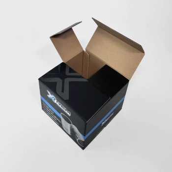 Caisse 4 casiers pour des pièces de sport automobile