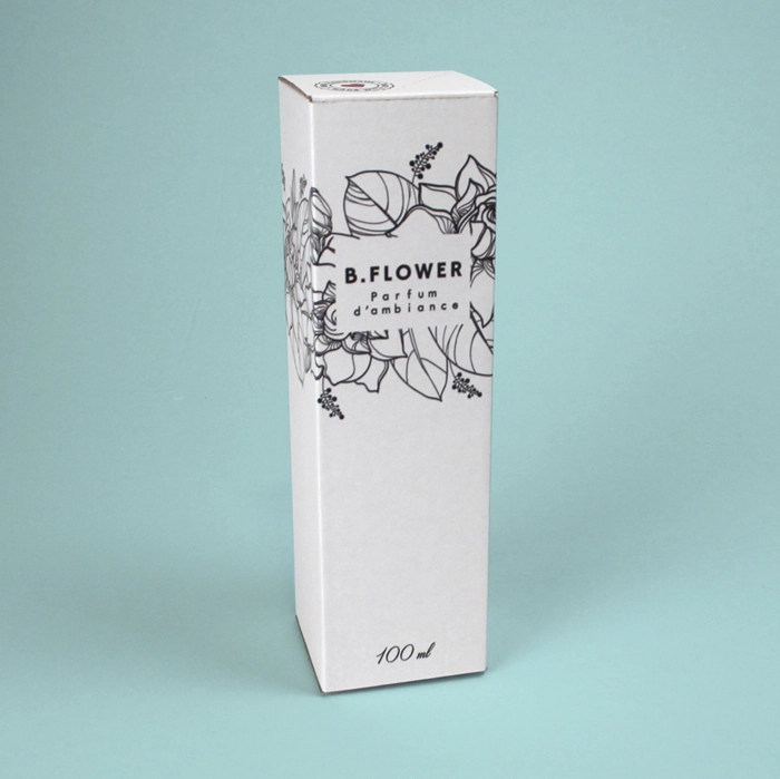 un étui pour parfum B Flower