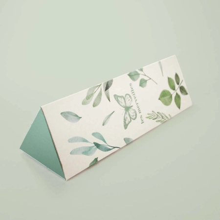 Boîte triangle pour emballer des affiches