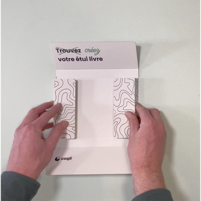 ÉTAPE 2 : Insérez votre produit et fermez l'étui