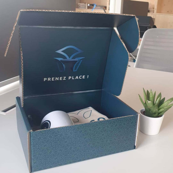 Coffret personnalisé pour le welcome pack de Yzico