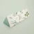 Boite triangle sur fond vert