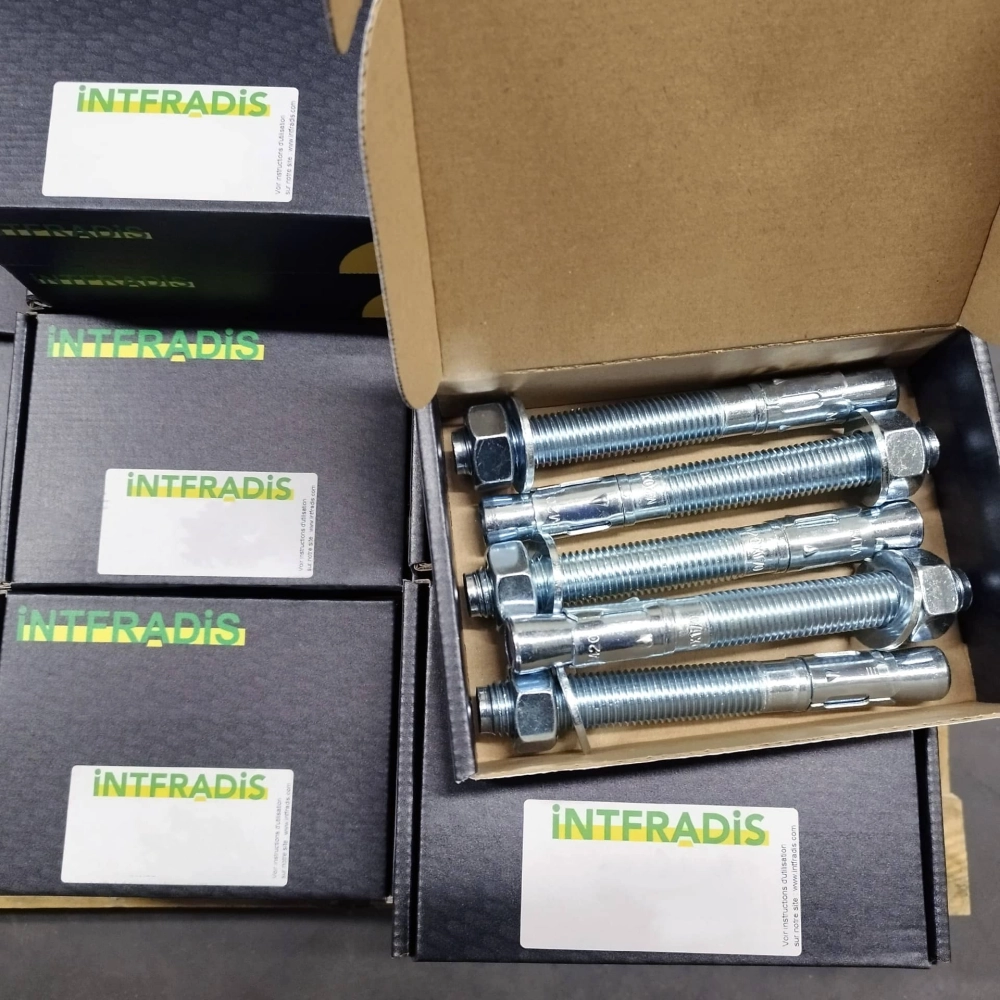 Packagings personnalisés pour les accessoires automobiles Intfradis