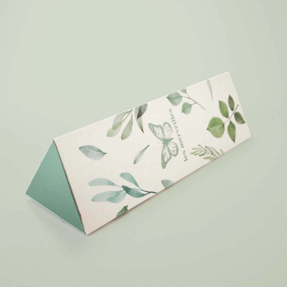 Boîte triangle pour emballer des affiches