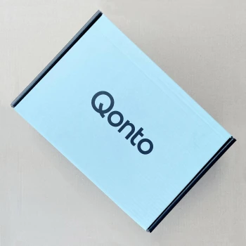 Coffret personnalisé pour le kit de bienvenu de Qonto